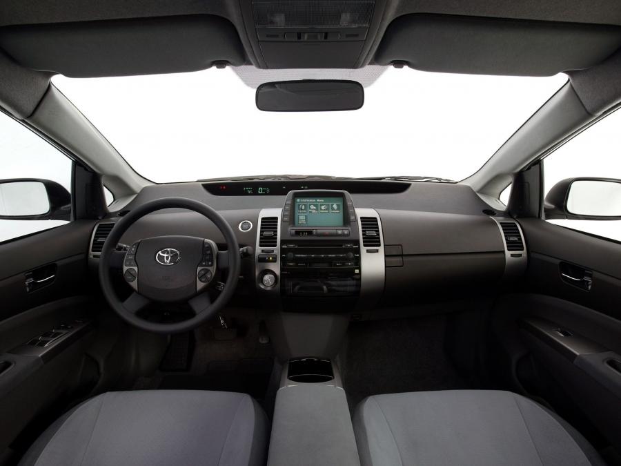  Toyota Prius 2003 года  (фото 19 из 30)